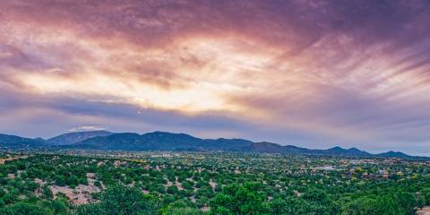 A Seasonal Guide To Visit Santa Fe!